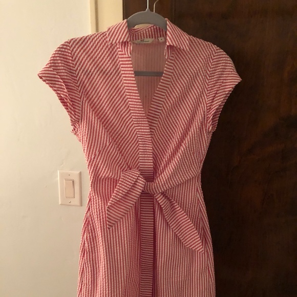 Vineyard Vines Dresses & Skirts - Hurry hurry! Last call! Seersucker dress in red.
